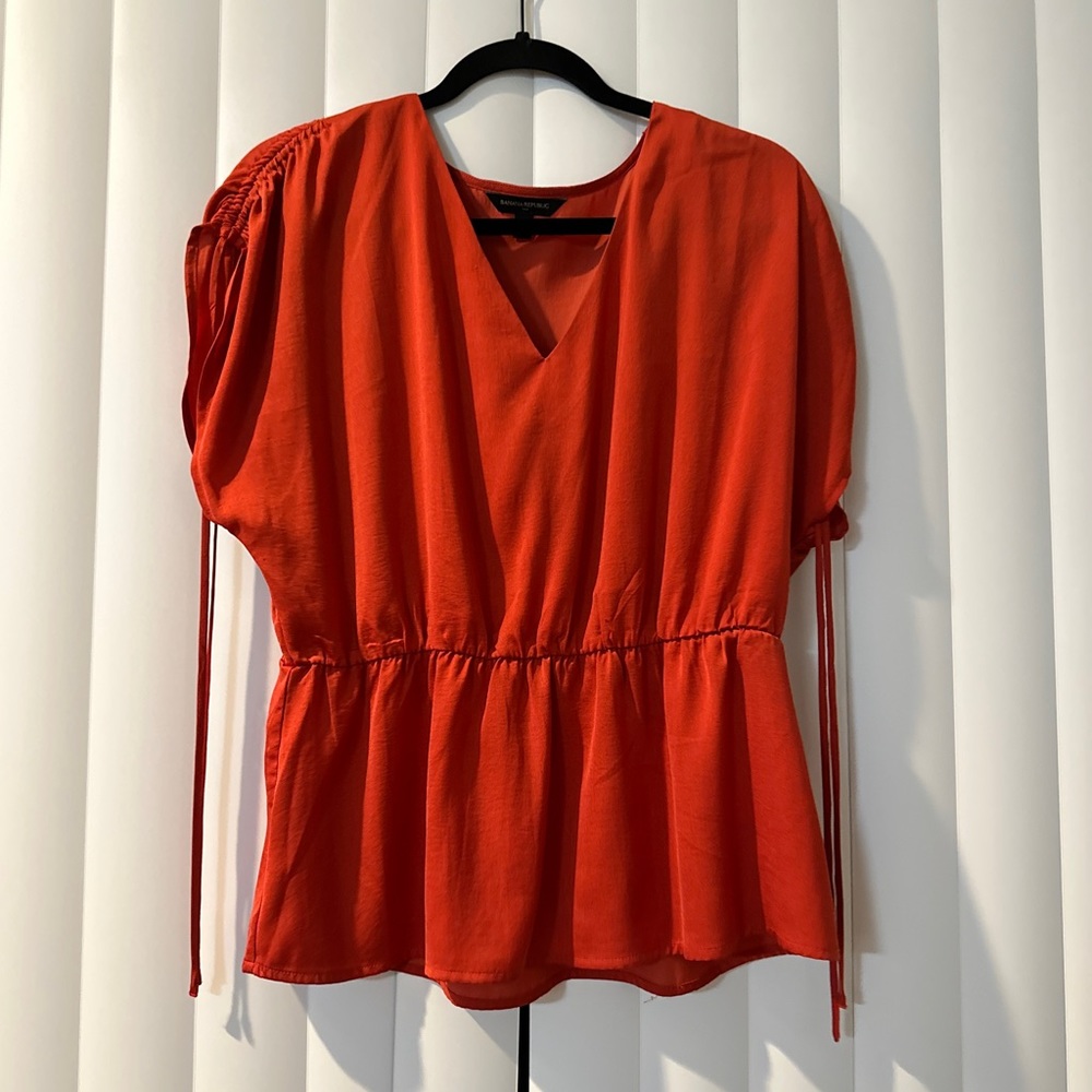 BANANA REPUBLIC TOP SIZE M